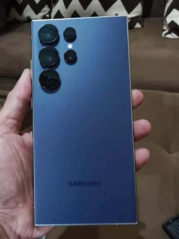 samsung S24 Ultra 12/256 like new
