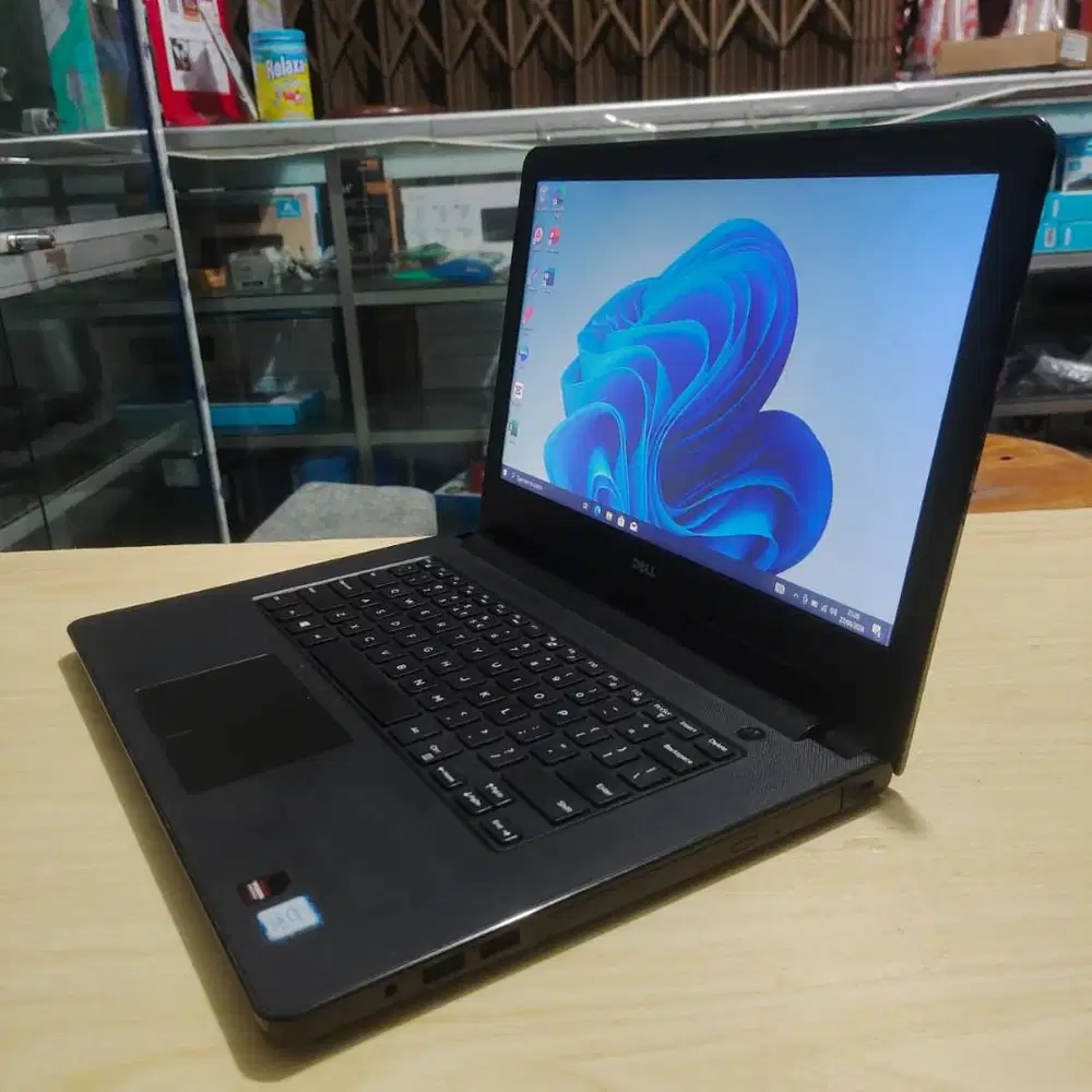 Laptop Dell Inspiron 5468 Intel Core i5 8/128 Dual VGA AMD Radeon R7