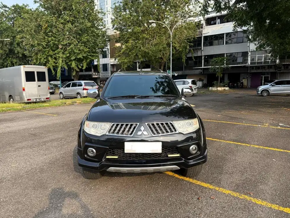 Mitsubishi Pajero Sport Limited Exceed 2013 Hitam