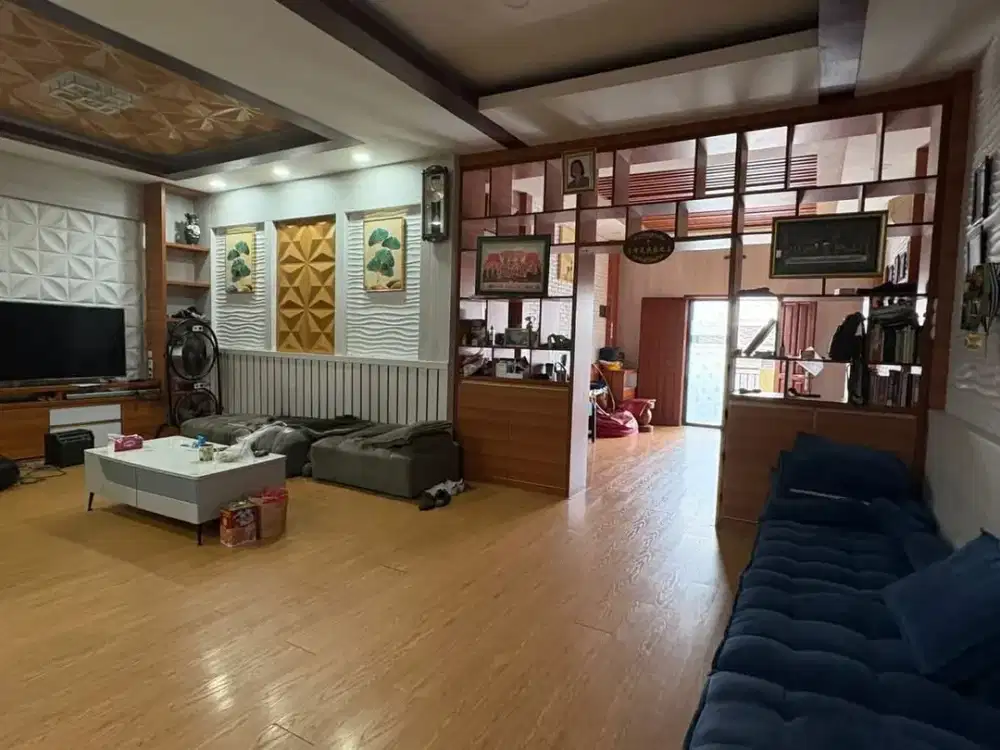 Disewa Rumah Jelambar, Luas 300M2, 10 KT + 7 KM, 3Lantai, Full Furnished