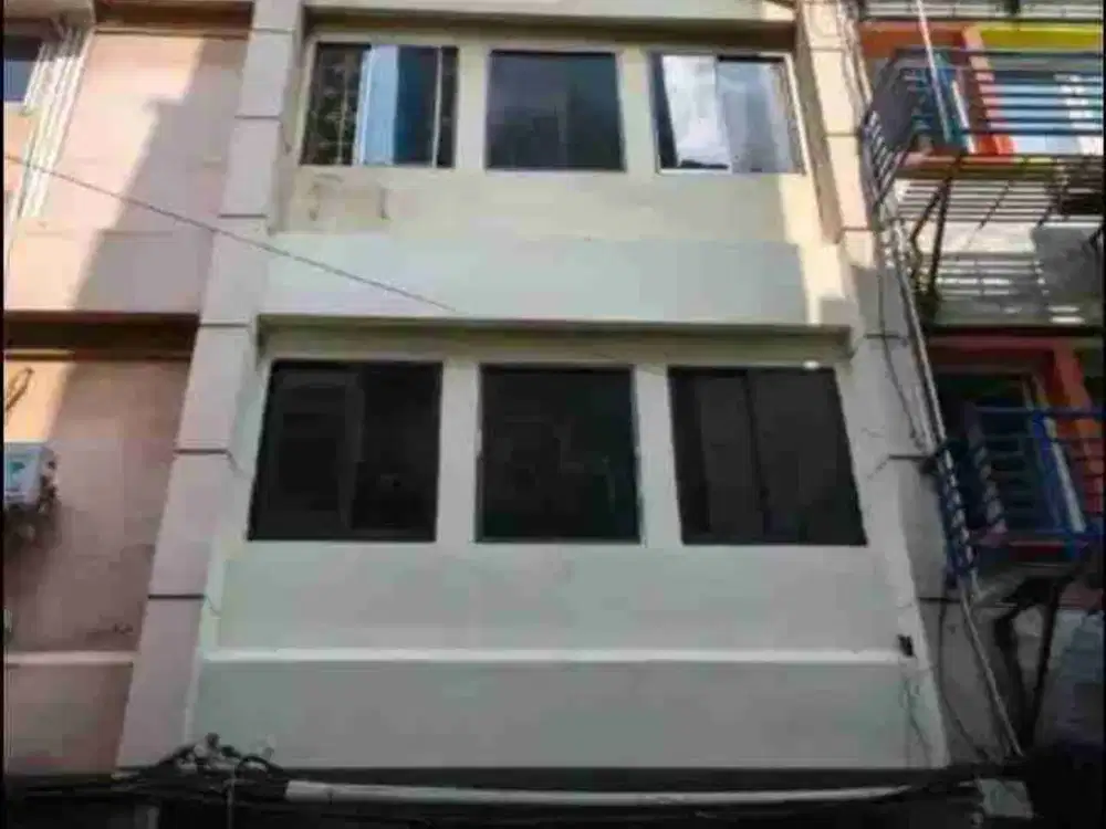 Disewakan Ruko 4 setengah lantai di Mangga Besar Raya.Jakarta Pusat