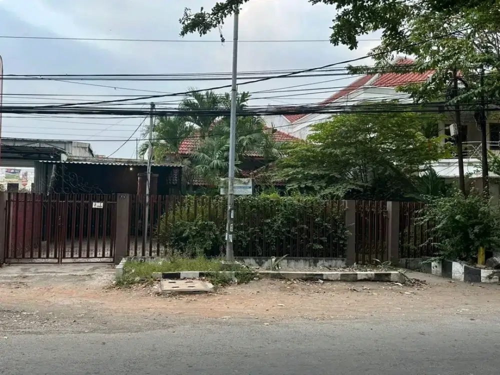 RUMAH NOL JALAN RAYA TENGGILIS MEJOYO, KOMERSIAL AREA