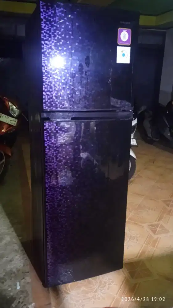 Kulkas sharp model SJ-316/SJ-317