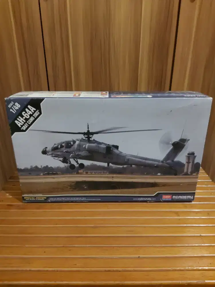 Model Kit ACADEMY AH-64A GRAY CAMO 2003 special edition