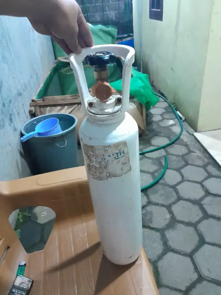 Tabung oksigen masih ada isi