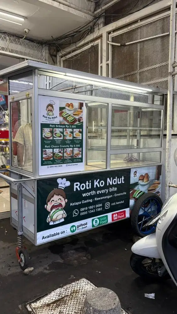 DIBUTUHKAN - PENJAGA ROTI SRIKAYA - DERAH PASAR MANGGIS JAKSEL