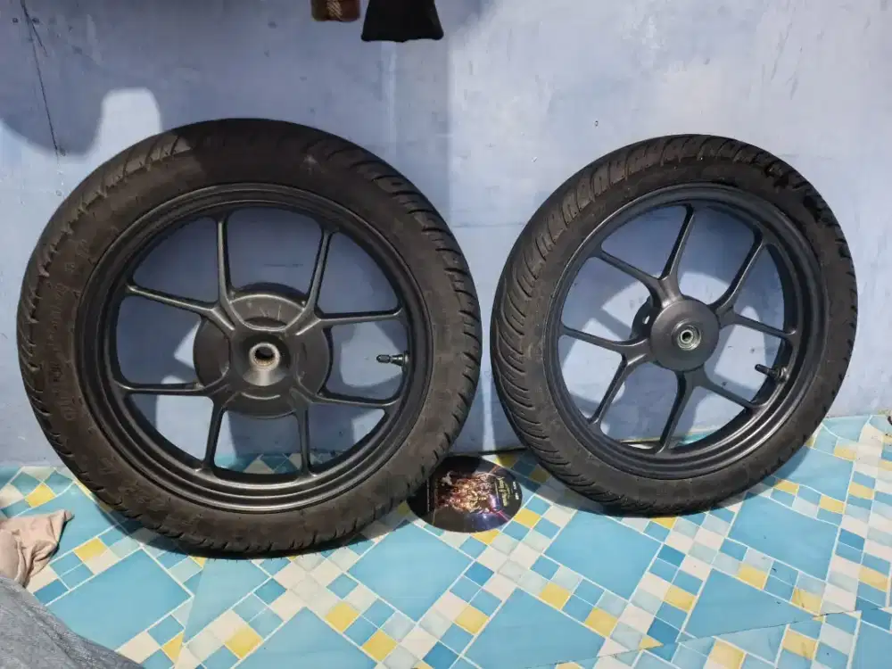 Ban bekas FDR dealer depan belakang masih bgus banget