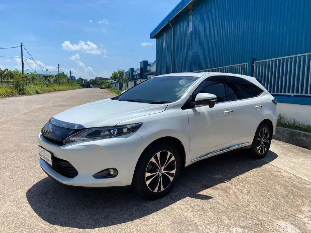 TOYOTA HARRIER 2.0 AT 2015