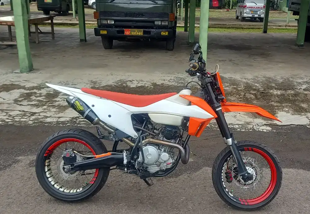SUPERMOTO TRAIL SCORPIO