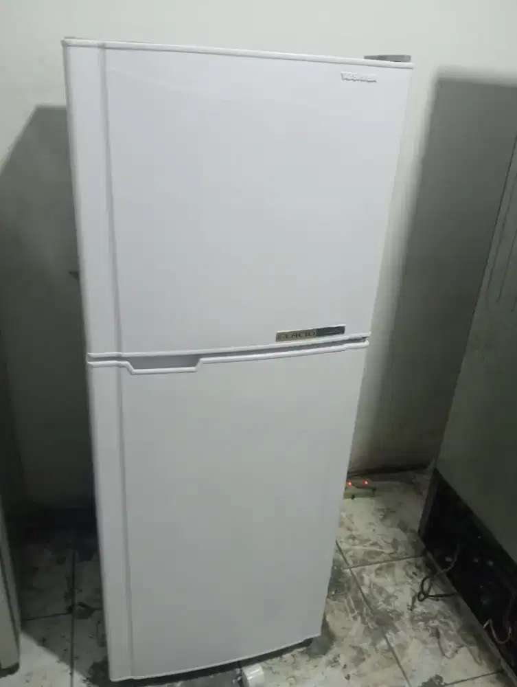 Kulkas Toshiba Glacio