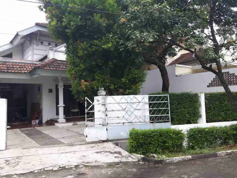 Dijual Rumah di Bintaro Sektor 3