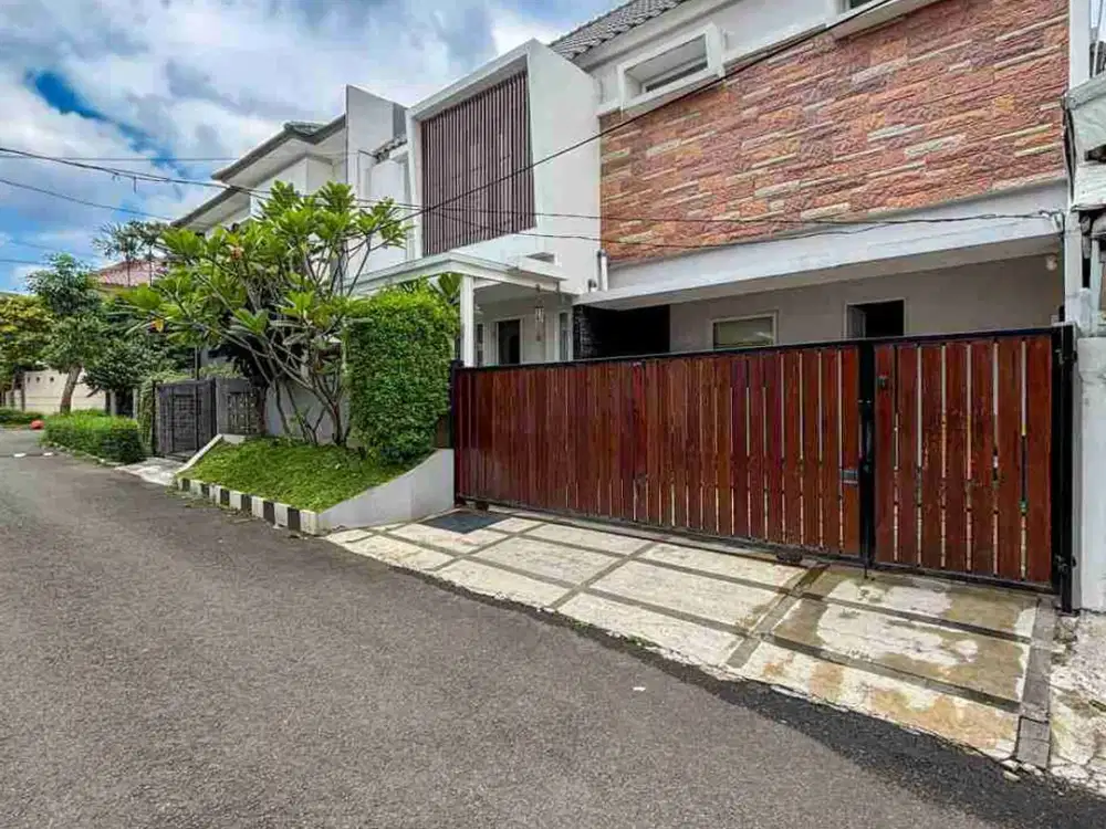 Rumah Bagus di Wilayah Strategis Dan Nyaman Bintaro Sektor 9. Siap Huni.