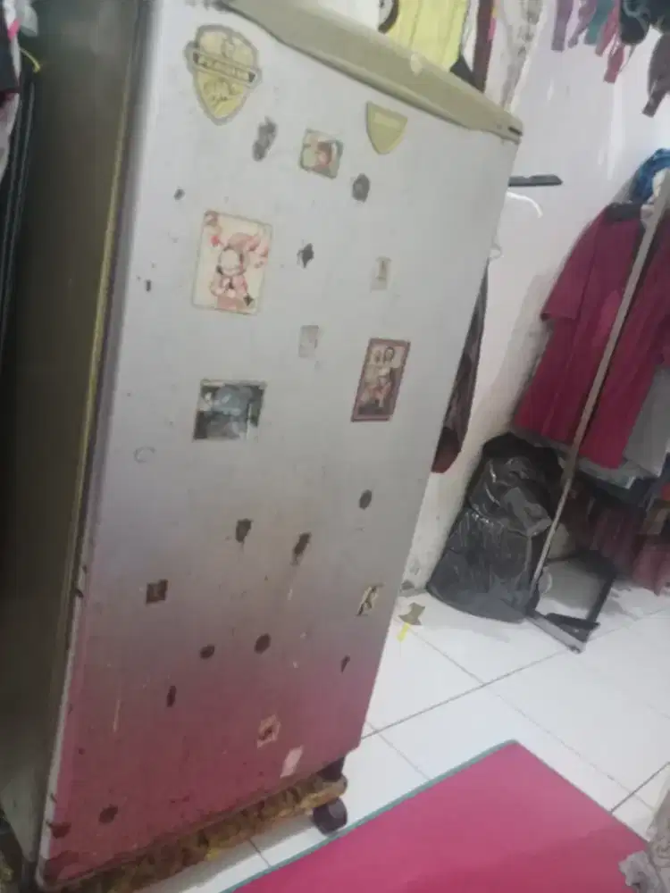 Jual kulkas bekas merek sanyo