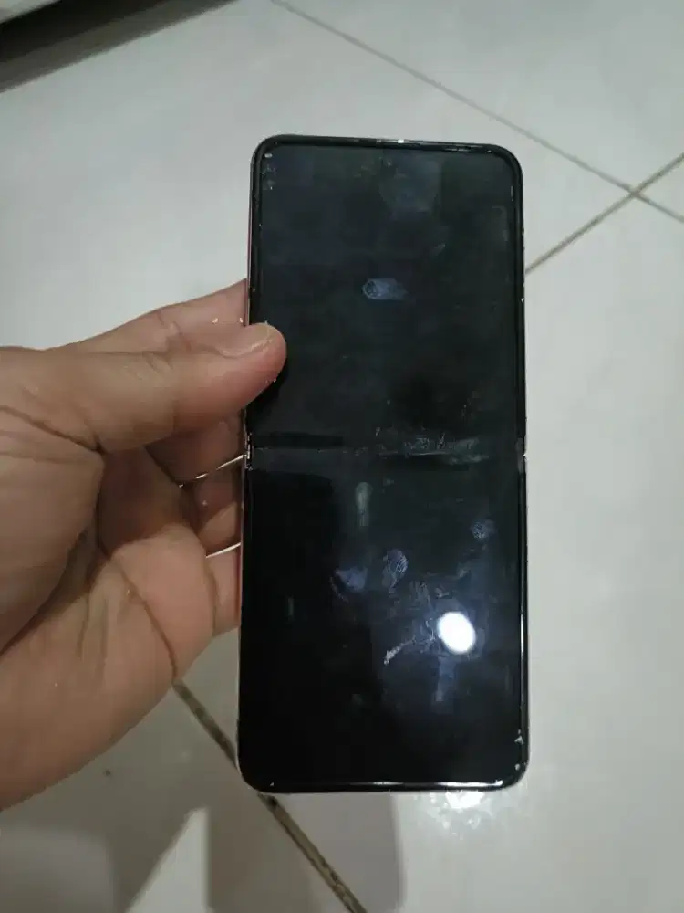 Second Samsung Flip 4 128gb sein mulus batangan minus murah aja !!