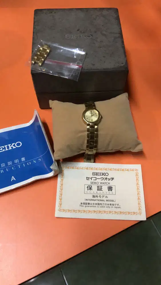Dijual Jam Tangan klasik merk SEIKO, asli dari Japan.
