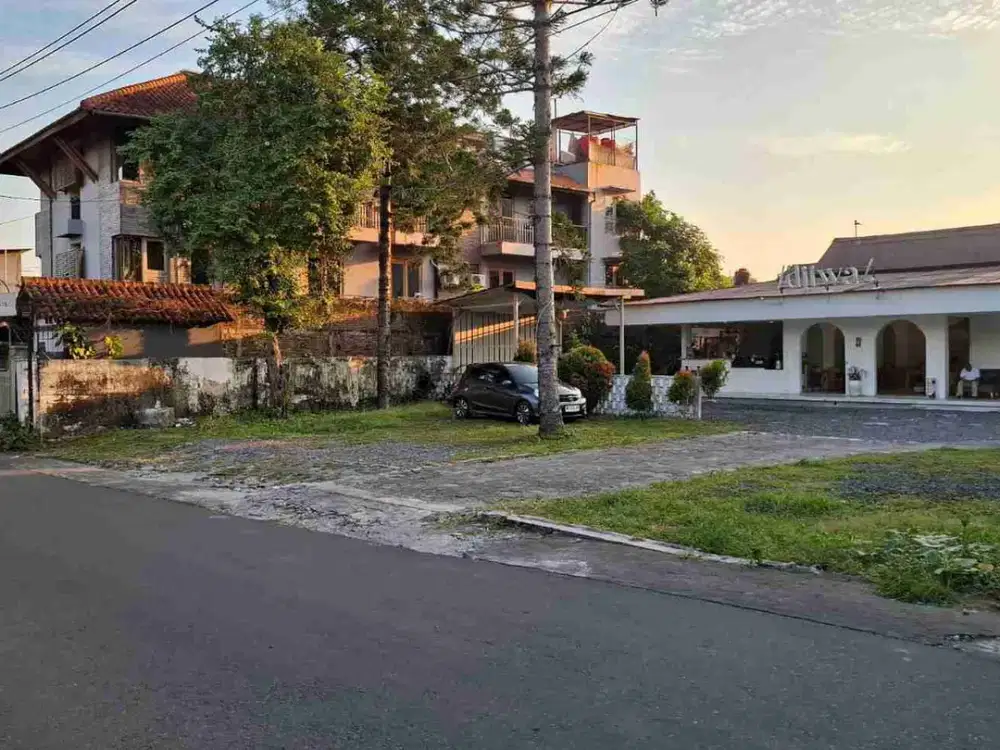 Ruang Usaha  Ex Cafe/Resto Di Padega Jl. Kaliurang KM 5 Dekat UGM