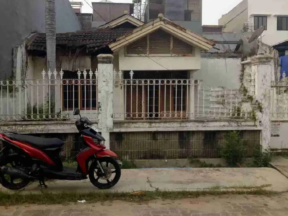 Jual rumah tua cocok untuk dibangun rumah mewah di Sunter.