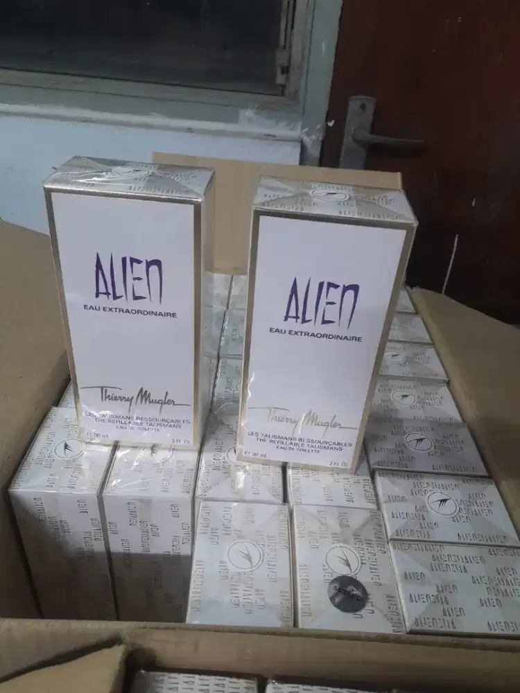 Parfum alien extra ordinary&flora futura