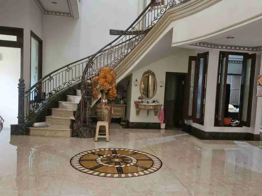 Rumah Mewah & Megah di Villa Gading Indah