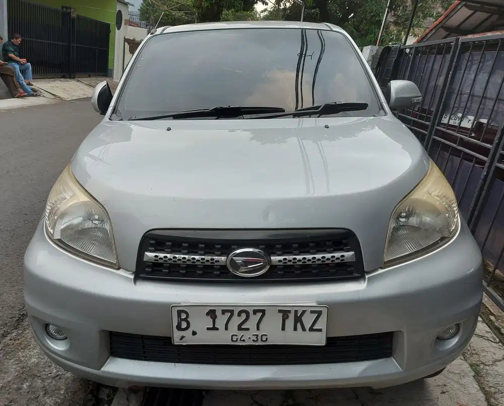 Daihatsu Terios MT 2011 jok 3 baris
