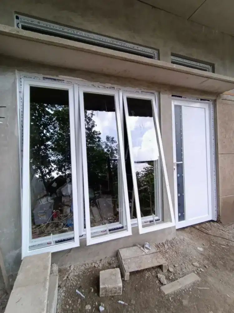 Pemasangan kusen kaca pintu alumunium berbagai macam motif