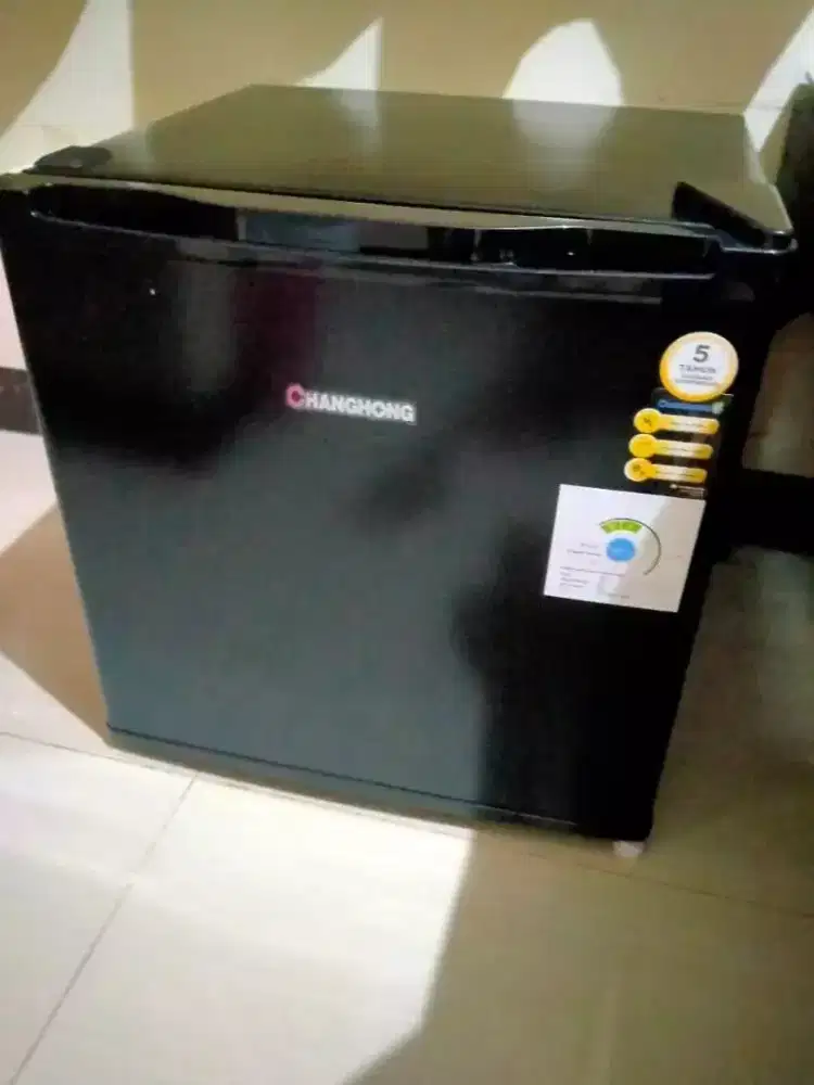 Kulkas mini bar Changhong 50(Ltr)