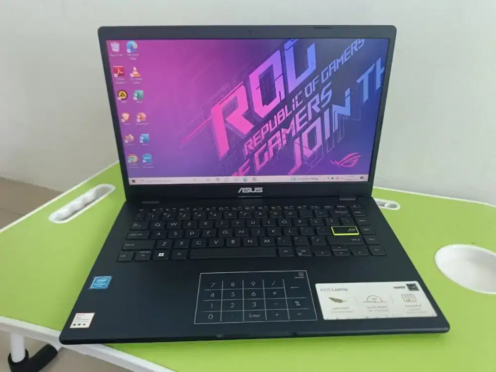 Laptop Asus Vivobook E410 Mulus