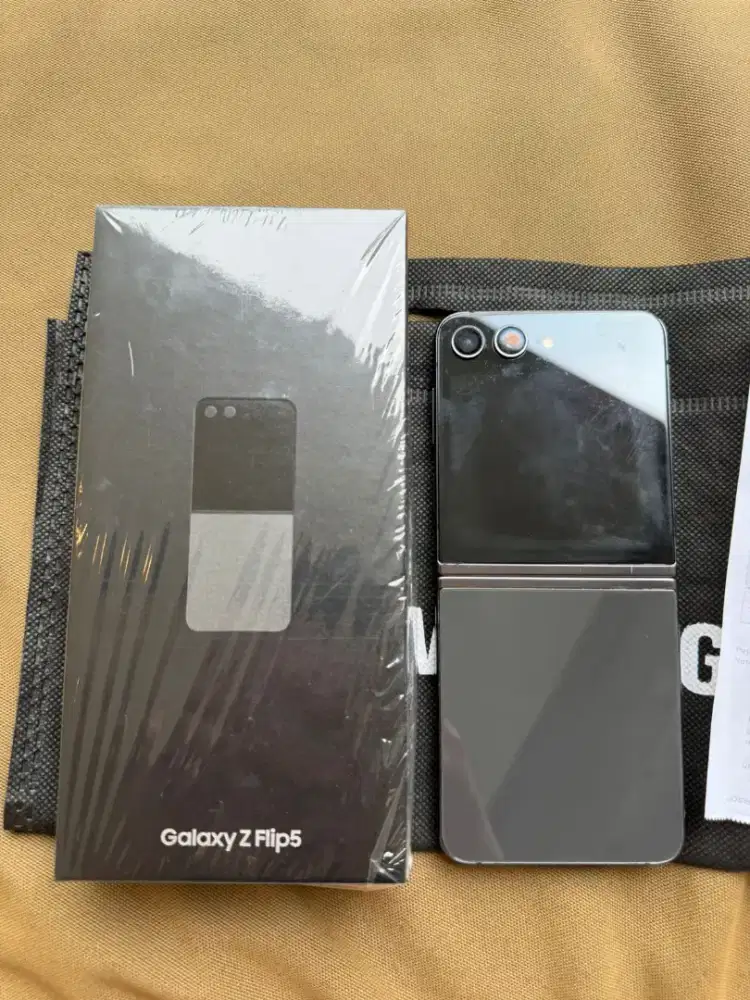 Dijual Samsung Z Flip 5 (512G)