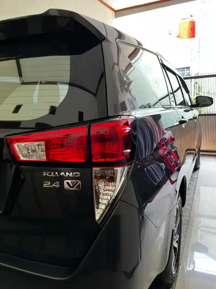 Innova 2.4 V AT KM Low 40 rb 2022
