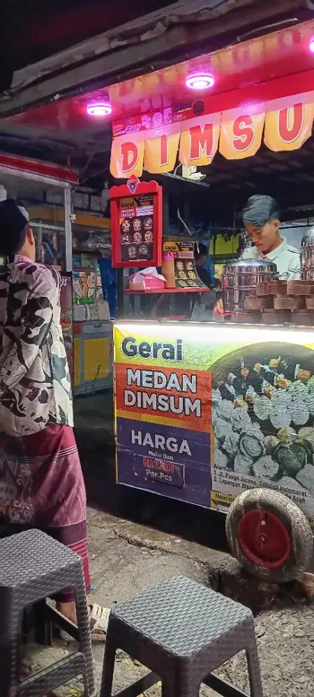 Di cari 1 orang laki laki untuk jaga dimsum di punge jurong.