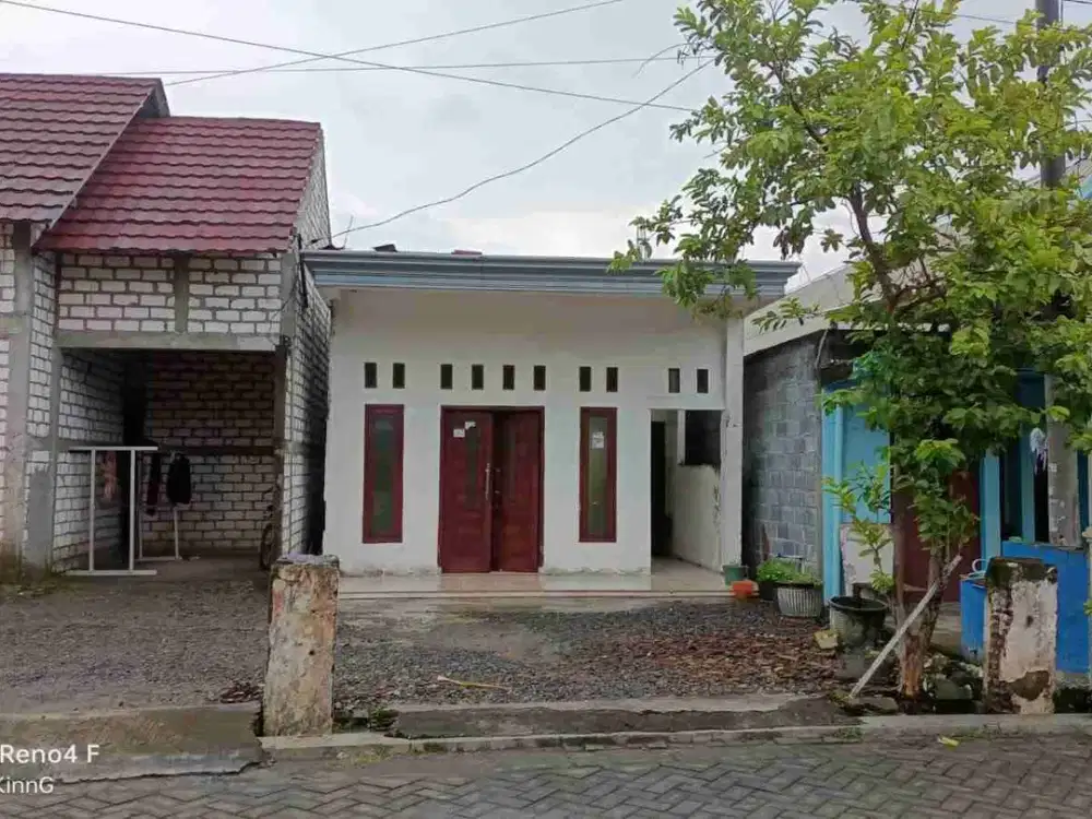 DI JUAL RUMAH
KEL. : SEKARPUTIH
KEC. : BALONG PANGGANG 
KAB  : GRESIK