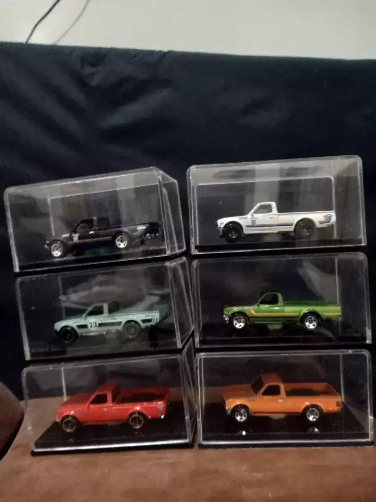 hotwheel 6 seri datsun pickup