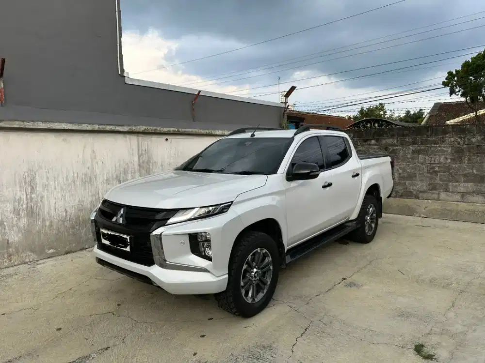 Mitsubishi triton ultimate automatic  2023