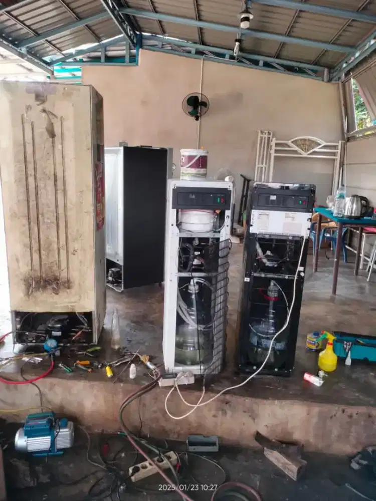 jasa servis ac kulkas frezer showcase mesin cuci dan bongkar pasang ac