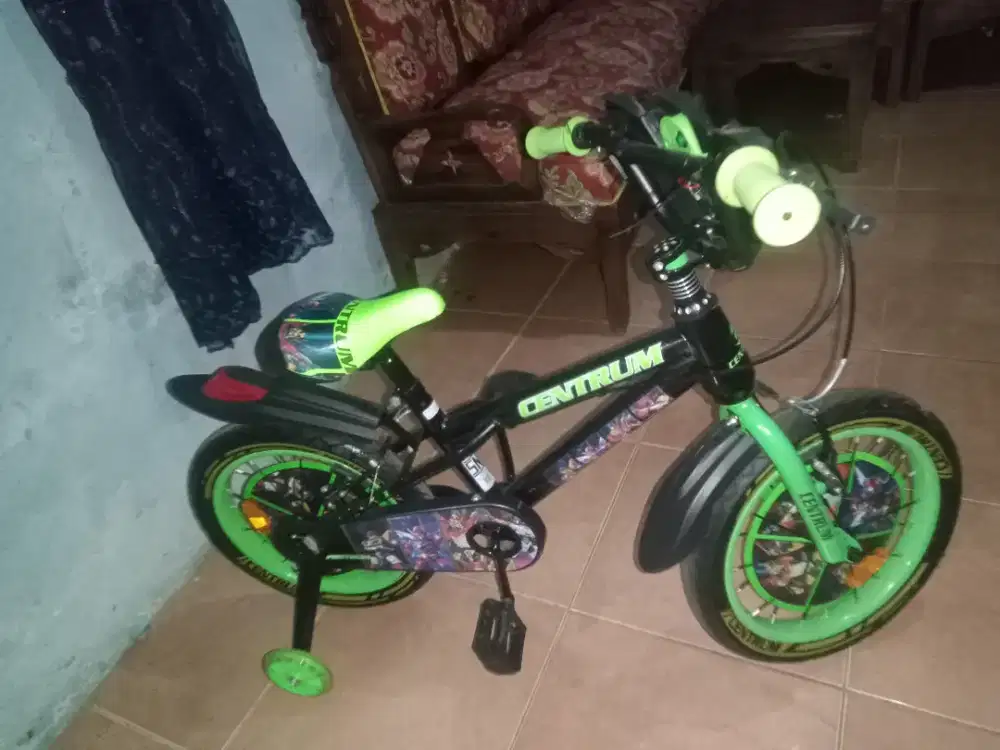Sepedah merek centrum ukuran 16