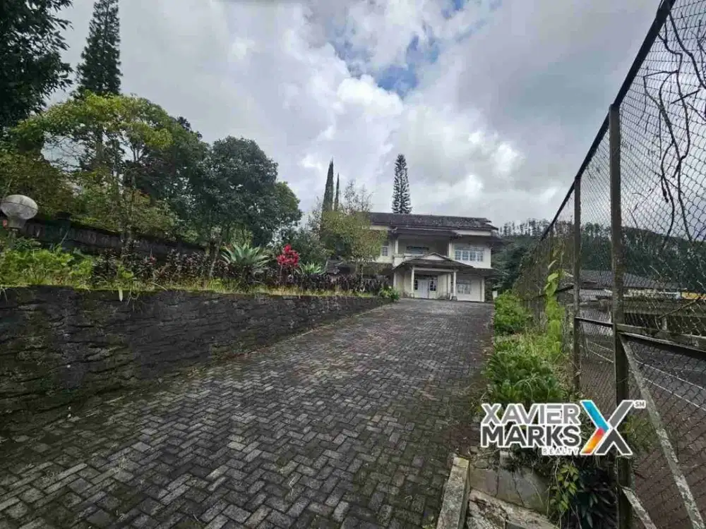 Dijual villa dengan halaman masih luas dekat wonderpark di Tawangmangu