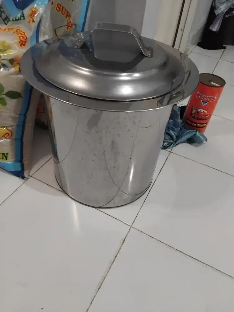 Peralatan jualan bakmi