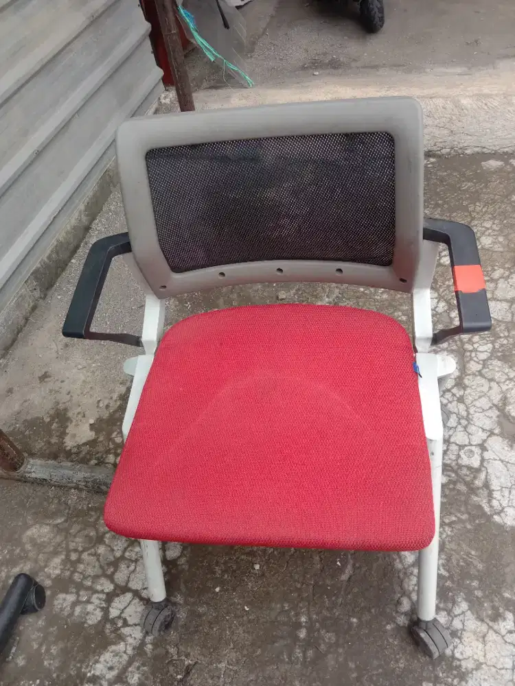 Kursi kantor, kursi staf