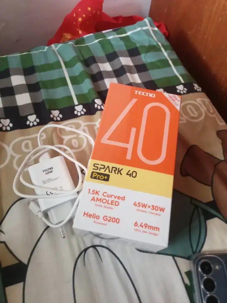 Techno spark 40 pro plus