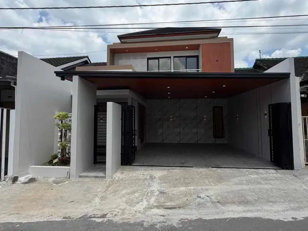 Rumah Mewah Luas 180m2 dengan Taman Belakang Luas hanya 200m dari Jaln Purwomartani dekat Perumahan Pertamina dan Pamela 7