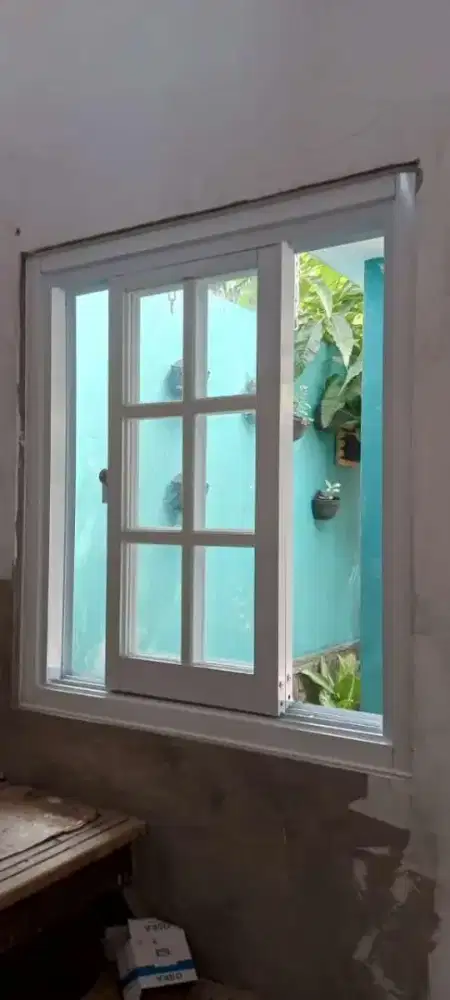 Kusen aluminium pintu aluminium partisi aluminium kaca