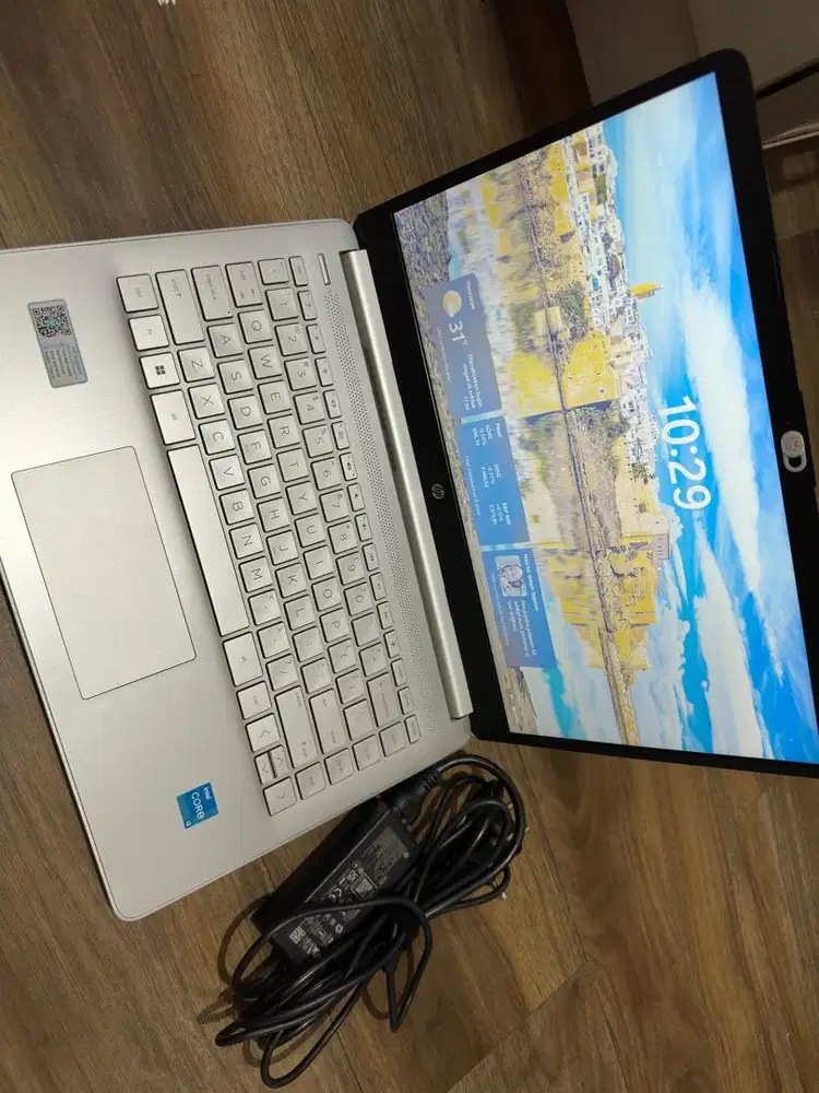 Jual cepat Laptop HP 14s Core i3 Gen 12 SSD 512GB Fullset + Garansi