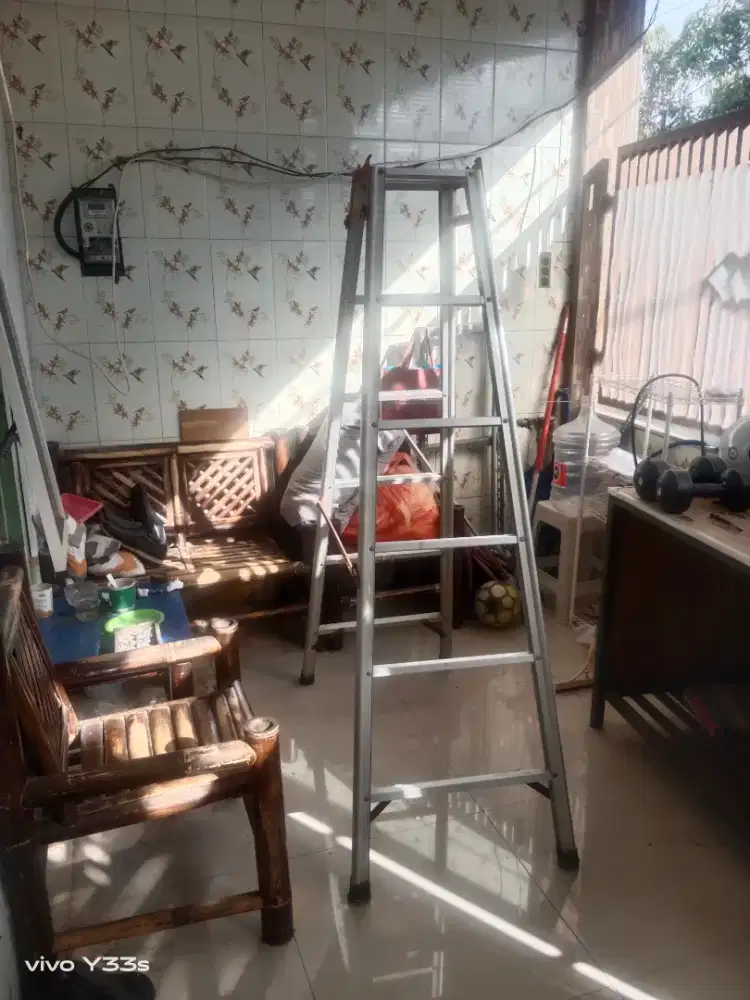 Dijual tangga aluminium bekas kondisi baik dan kokoh