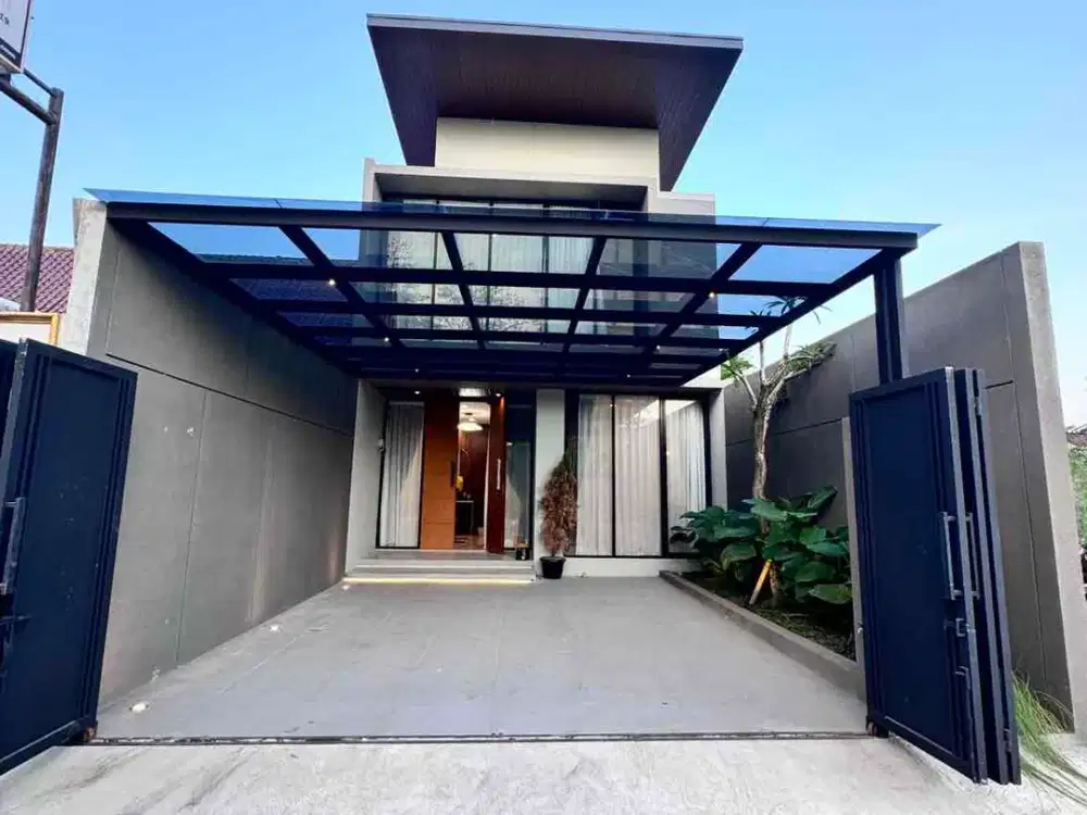 Rumah Luas 165m2 Fully Furnished dengan Taman Belakang Luas bisa buat Kolam Renang di Wedomartani dekat Sekolah Budi Mulia