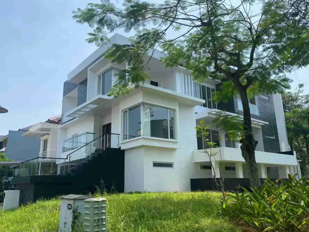 Rumah Brand New 3 Lantai Cluster Scarlet The Springs