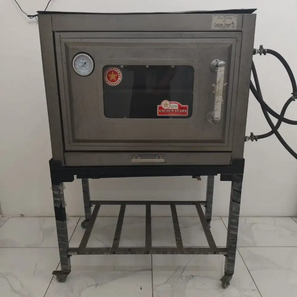 Dijual murah oven gas ukuran besar merk Golden Stars, cocok utk bakery