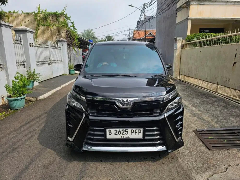 TDP TERMURAH 5JT TOYOTA VOXY 2.0 MATIC 2018 ISTIMEWA
