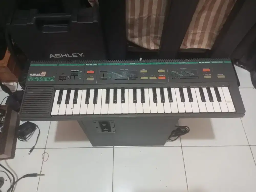 Vintage 1980an Yamaha portasound
