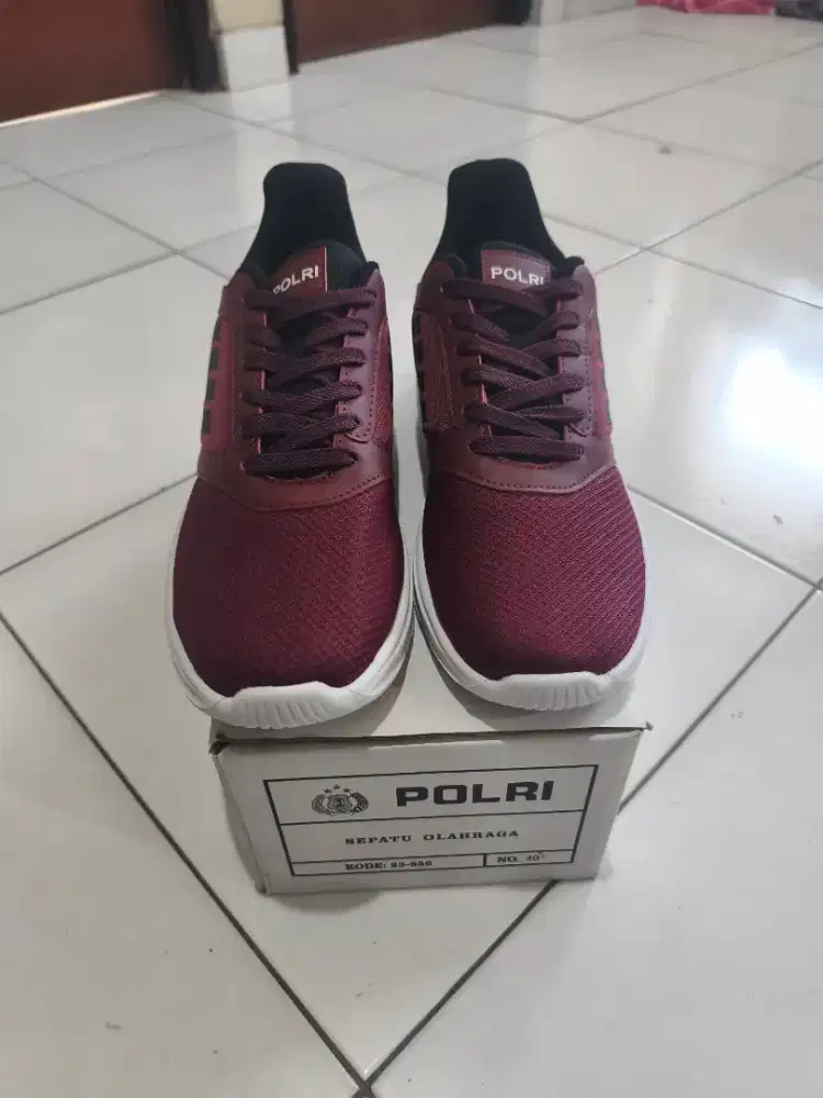 Dijual Sepatu Olahraga POLRI size 40Baru. Harga 150k net.