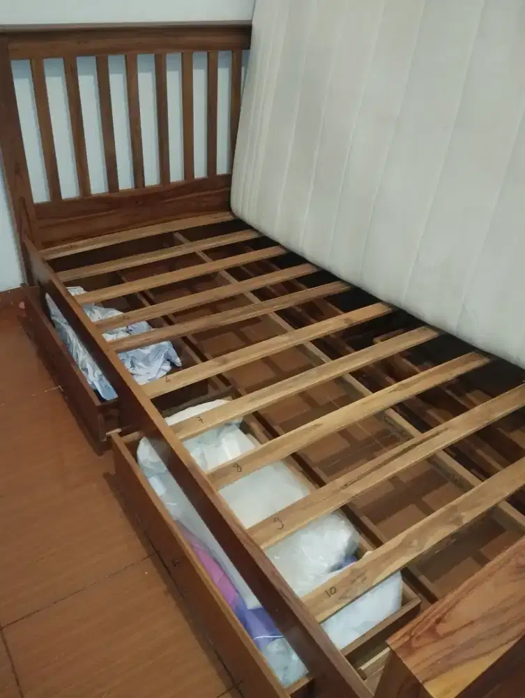 Dipan Jati Asli 120X200 bonus kasur